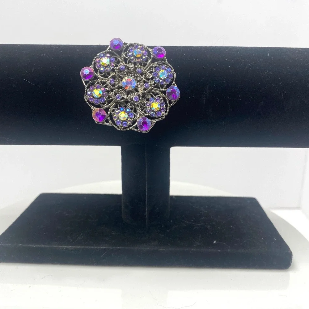 Vintage Purple AB Rhinestone Filigree Brooch‎ Pin Silver Tone Floral Round
